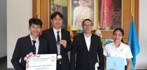นักศึกษาหลักสูตรนิติศาสตรบัณฑิต โรงเรียนกฎหมายและการเมือง มสด. คว้ารางวัลจากการแข่งขันตอบปัญหากฎหมาย เนื่องในวันรพี ประจำปี พ.ศ.2562
