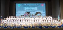 คณะพยาบาลศาสตร์ ม.สวนดุสิต จัดพิธีมอบขีดหมวกพยาบาลวิชาชีพ”มอบขีดหมวกพยาบาลวิชาชีพ และเข็มสถาบัน” พร้อมมอบโล่เกียรติยศผู้มีผลการเรียนยอดเยี่ยมและผู้มีความประพฤติดี แก่ผู้สำเร็จการศึกษารุ่นที่ 11 ประจำปีการศึกษา 2563 