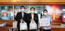 ศูนย์การศึกษานอกที่ตั้ง ตรัง มหาวิทยาลัยสวนดุสิต ทำอาหารกล่องสำหรับบุคลากรทางการแพทย์ โรงพยาบาลตรัง สถานการณ์ไวรัสโคโรนา 2019 (COVID-19)