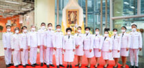 ม.สวนดุสิต จัดพิธีวางพานพุ่มดอกไม้และพิธีถวายบังคม เนื่องในวันคล้ายวันพระบรมราชสมภพ พระบาทสมเด็จพระบรมชนกาธิเบศร มหาภูมิพลอดุลยเดชมหาราช บรมนาถบพิตร วันชาติ และวันพ่อแห่งชาติ 5 ธันวาคม 2564