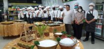 โรงเรียนการเรือน สาขาวิชาเทคโนโลยีการประกอบอาหารและบริการ มหาวิทยาลัยสวนดุสิต ศูนย์การศึกษา ลำปาง จัดกิจกรรมงานเลี้ยงส่งท้ายปีเก่าต้อนรับปีใหม่ สร้างความสัมพันธ์จากพี่สู่น้อง