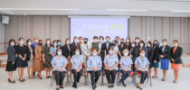 สำนักงานมหาวิทยาลัย โดย กองบริหารงานบุคคล คณะพยาบาลศาสตร์ และ ศูนย์พัฒนาทุนมนุษย์ จัดอบรมเชิงปฏิบัติการ “การตรวจ ATK เรื่องง่ายๆ ที่ทุกคนก็ทำได้” ให้กับบุคลากร ของ มหาวิทยาลัยสวนดุสิต