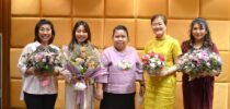 สำนักกิจการพิเศษ มสด. จัดโครงการอบรมเชิงปฏิบัติการ การบริหารจัดการงานจัดเลี้ยง แบบครบวงจร หลักสูตร 24 ชั่วโมง ให้กับภริยาผู้ช่วยทูตฝ่ายทหาร หลักสูตร “ความรู้เรื่องดอกไม้” (วันที่ 1)