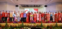 งานประกวดศิลปะเครื่องแต่งกายจีน “หมินจู๋แฟชั่นเดย์เก๋ไก๋สไตล์ชนเผ่า” สุดคึกคัก ผู้ว่าฯ สุพรรณบุรี พร้อมภริยา ให้เกียรติเดินแบบกิตติมศักดิ์ ขณะที่นักเรียนโรงเรียนจอมสุรางค์ฯ โชว์ทักษะและความสามารถโดดเด่นคว้า 4 รางวัลใหญ่
