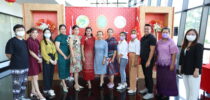 สถาบันขงจื่อมหาวิทยาลัยสวนดุสิตฯ จัดกิจกรรมการอบรมการสร้างสรรค์เบญจรงค์ลายภาพมงคลสายสัมพันธ์จีน-ไทยเพื่อการเรียนรู้ ครั้งที่ ๒
