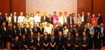 “คณะผู้บริหารและคณาจารย์ มหาวิทยาลัยสวนดุสิต ศูนย์การศึกษา ตรัง ร่วมเป็นเกียรติในพิธีเปิดและเป็นคณะทำงาน งานย้อนวันวานเมืองเก่าห้วยยอดครั้งที่ 3”