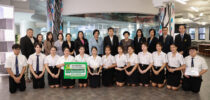 คณะวิทยาศาสตร์และเทคโนโลยี มหาวิทยาลัยสวนดุสิต นำนักศึกษาที่ได้รับรางวัลจากการประกวด เข้าพบ รองศาสตราจารย์ ดร.ศิโรจน์ ผลพันธิน อธิการบดีมหาวิทยาลัยสวนดุสิต เพื่อรายงานผลการประกวด