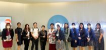 สำนักวิทยบริการและเทคโนโลยีสารสนเทศ ต้อนรับผู้เข้าอบรมโครงการการออกแบบพื้นที่การเรียนรู้ Design of Learning Space เยี่ยมชม ONE WORLD LIBRARY