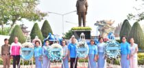 วิทยาเขตสุพรรณบุรี ร่วมพิธีวางพวงดอกไม้ เพื่อรำลึกถึงเกียรติคุณ ฯพณฯ บรรหาร ศิลปอาชา นายกรัฐมนตรีคนที่ 21