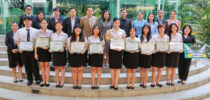 รองอธิการบดีฝ่ายวิชาการและกิจการต่างประเทศ และผู้แทนคณะทำงานทีมจิตสำนึกด้านสิ่งแวดล้อม นำคณะนักศึกษามหาวิทยาลัยสวนดุสิต ที่จัดส่งผลงานการประชุมวิชาการประจำปีเครือข่ายมหาวิทยาลัยยั่งยืนแห่งประเทศไทย ครั้งที่ 9 ประจำปี 2567 เข้าพบที่ปรึกษาอธิการบดี และผู้บริหารมหาวิทยาลัยฯ