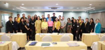 หลักสูตรประกาศนียบัตรบัณฑิต สาขาวิชาล่ามภาษามือ คณะครุศาสตร์ มหาวิทยาลัยสวนดุสิต ร่วมกับ มูลนิธิอนุเคราะห์คนหูหนวกในพระบรมราชินูปถัมภ์ จัดอบรมภาษามืออเมริกันสำหรับล่าม