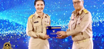 ผศ.ดร.เกยูร วงศ์ก้อม หัวหน้าศูนย์การศึกษาพิเศษ มหาวิทยาลัยสวนดุสิต เข้ารับเกียรติบัตรและเข็มเชิดชูเกียรติ “ข้าราชการพลเรือนดีเด่น” ประจำปี พ.ศ. 2567