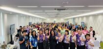 หลักสูตรศึกษาศาสตรบัณฑิต สาขาวิชาการศึกษาปฐมวัย คณะครุศาสตร์ มหาวิทยาลัยสวนดุสิต ศูนย์การศึกษา นครนายก จัดโครงการพัฒนาครูในการจัดการศึกษาสำหรับเด็ก ของศูนย์พัฒนาเด็กเล็กก่อนวัยเรียน กรุงเทพมหานคร วิทยาเขต / ศูนย์การศึกษา กิจกรรมที่ 3 อบรมเชิงปฏิบัติการเรื่องการผลิตสื่อการสอน