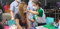 มหาวิทยาลัยสวนดุสิต จัดกิจกรรม Kick Off ฉีดวัคซีน HPV ๙ สายพันธุ์ในเด็กนักเรียนหญิง แทนผู้สละสิทธิ์