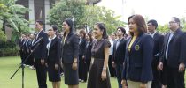 วิทยาเขตสุพรรณบุรี เข้าร่วมกิจกรรมเคารพธงชาติ เนื่องด้วยโอกาส “วันพระราชทานธงชาติไทย (Thai National Flag Day)” 28 กันยายน ของทุกปี เพื่อระลึกถึง พระบาทสมเด็จพระมงกุฎเกล้าเจ้าอยู่หัว รัชกาลที่ 6 ทรงพระกรุณาโปรดเกล้าฯ ประกาศพระราชบัญญัติแก้ไขพระราชบัญญัติธง พระพุทธศักราช 2460