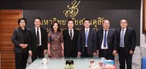 อธิการบดีมหาวิทยาลัยสวนดุสิตให้การต้อนรับคณะผู้บริหารจากมหาวิทยาลัยการเงินและเศรษฐศาสตร์กวางสี สาธารณรัฐประชาชนจีน ในโอกาสเยือนมหาวิทยาลัยสวนดุสิต อย่างเป็นทางการ