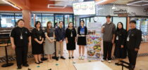 ศูนย์สนเทศแนะแนวการศึกษาและอาชีพ กองพัฒนานักศึกษา ร่วมกับ สำนักวิทยบริการและเทคโนโลยีสารสนเทศ สำนักกิจการพิเศษ ครัวสวนดุสิต และสวนดุสิตโพล จัดโครงการอิ่มท้องสมองแล่น เฟส 5 อิ่มจากท้องถิ่น ฟินแบบ Local โฟกัสแบบ Global