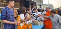 มหาวิทยาลัยสวนดุสิต วิทยาเขตสุพรรณบุรี เข้าร่วมงานพิธีทำบุญตักบาตรข้าวสารอาหารแห้ง เนื่องในโอกาสวันขึ้นปีใหม่ ประจำปีงบประมาณ พ.ศ.2569 จังหวัดสุพรรณบุรี