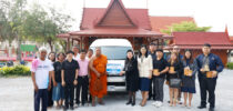 วิทยาเขตสุพรรณบุรี พร้อมคณะบุคลากรฯ ร่วมถวายรถตู้ จำนวน 1 คัน ให้แก่วัดโคกโคเฒ่า ต.โคกโคเฒ่า อ.เมืองสุพรรณบุรี จ.สุพรรณบุรี