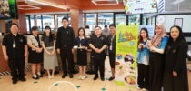 ศูนย์สนเทศแนะแนวการศึกษาและอาชีพ กองพัฒนานักศึกษา ร่วมกับสำนักวิทยบริการและเทคโนโลยีสารสนเทศ สำนักกิจการพิเศษ ครัวสวนดุสิต และสวนดุสิตโพล จัดโครงการอิ่มท้องสมองแล่น อิ่มอินเตอร์ เรียนรู้ผ่านรสชาติ หลากหลายไปด้วยกัน