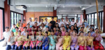 คณะมนุษยศาสตร์และสังคมศาสตร์ มหาวิทยาลัยสวนดุสิต พัฒนาทักษะการแสดงเพลงอีแซว พร้อมนำเสนอผลงานสร้างสรรค์ของผู้เข้าอบรม