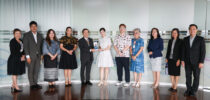 โรงเรียนการท่องเที่ยวและการบริการ นำศิษย์เก่าดีเด่น ประจำปี 2569 เข้ารับโล่จาก ผศ.ดร.พิทักษ์ จันทร์เจริญ อธิการบดีมหาวิทยาลัยสวนดุสิต