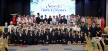 หลักสูตรคหกรรมศาสตร์ โรงเรียนการเรือน ม.สวนดุสิต จัดงาน “SENSE OF HOME ECONOMICS” บูรณาการเรียนรู้จริง ยกระดับสมรรถนะนักศึกษาสู่บัณฑิตแห่งโลกอนาคต ชูแนวคิด “รสชาติจากอดีต” ผสานศาสตร์และศิลป์คหกรรมศาสตร์ร่วมสมัย