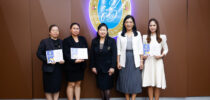 รองอธิการบดีฝ่ายวิทยาเขตสุพรรณบุรี มอบเกียรติบัตรให้บุคคลากรจากโครงการ SDU Inside Flow (KM DAY)
